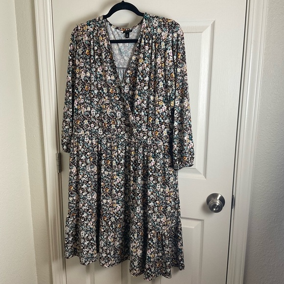 Torrid Mini Studio Knit Surplice Tiered Dress Multi Plus Size 2 2X - Picture 10 of 10